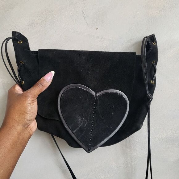 GUCCI Suede Heart Black Shoulder Bag Leather Stitch Side 10 x 9 Rare Unique - Picture 12 of 12